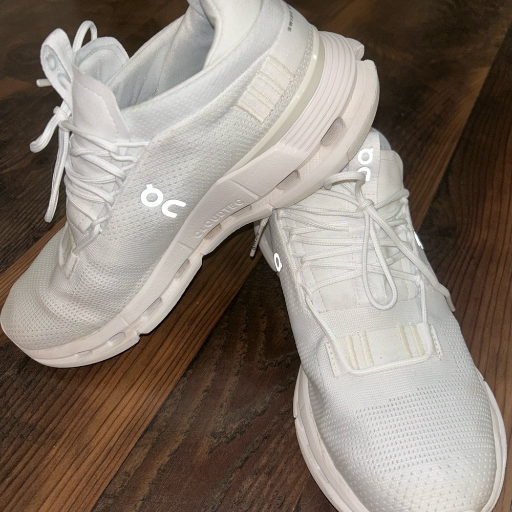 ON Cloud Women's White Athletic Shoes